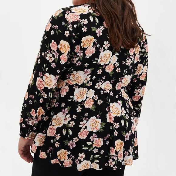 Torrid Black Floral Crepe Tie-Front Kimono 1X - Picture 2 of 11